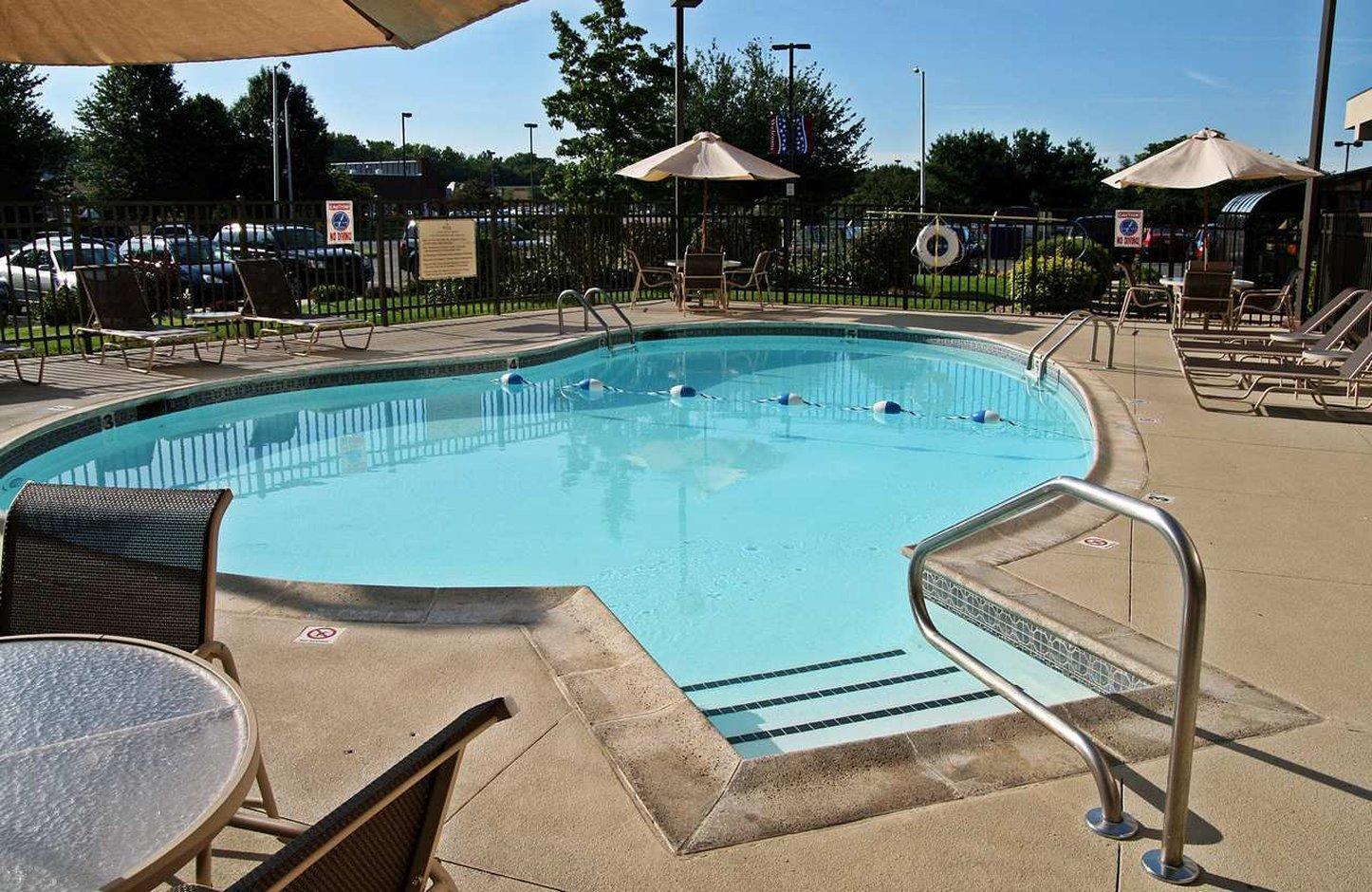 Hampton Inn West Springfield Buitenkant foto