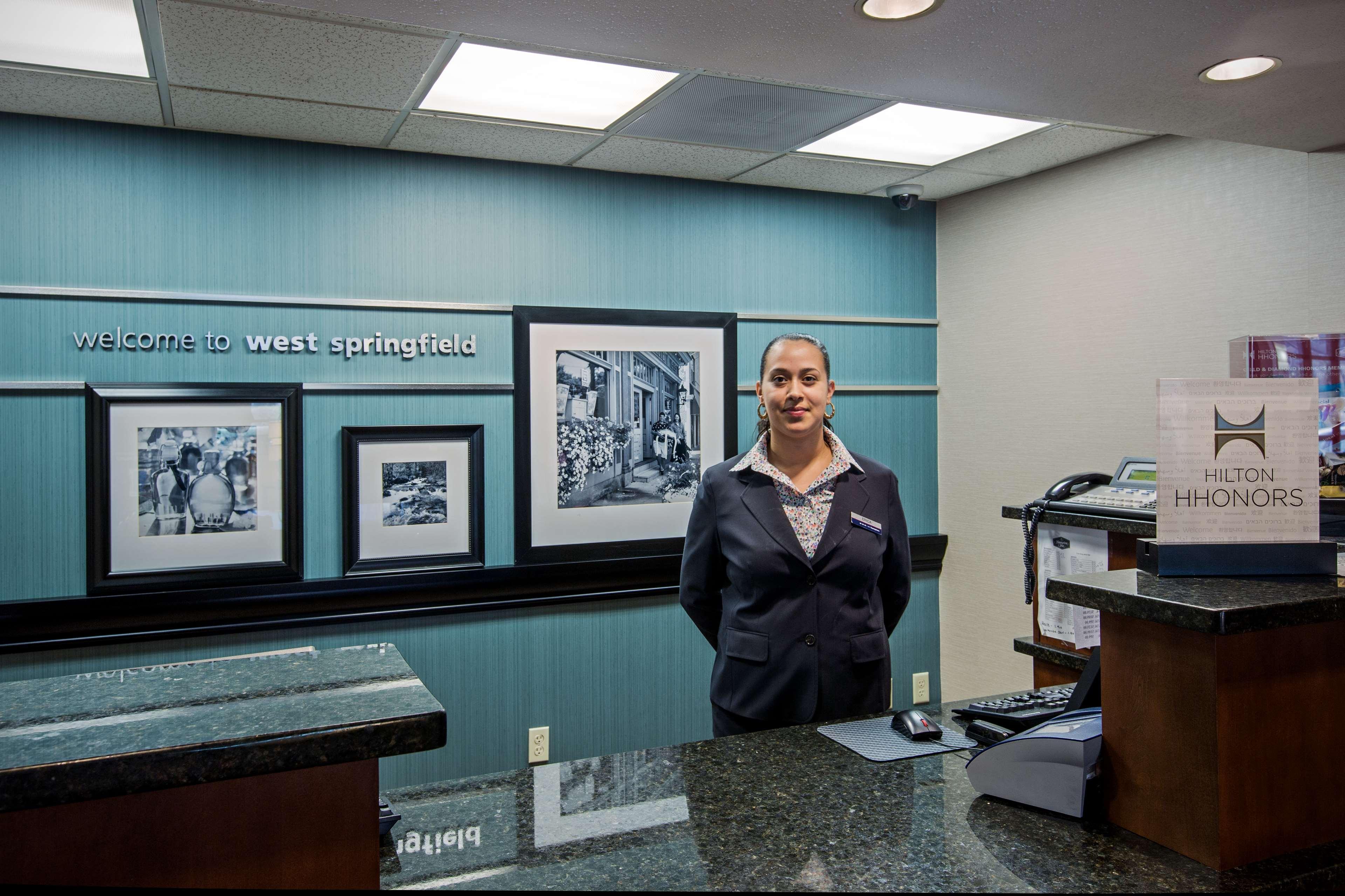 Hampton Inn West Springfield Buitenkant foto