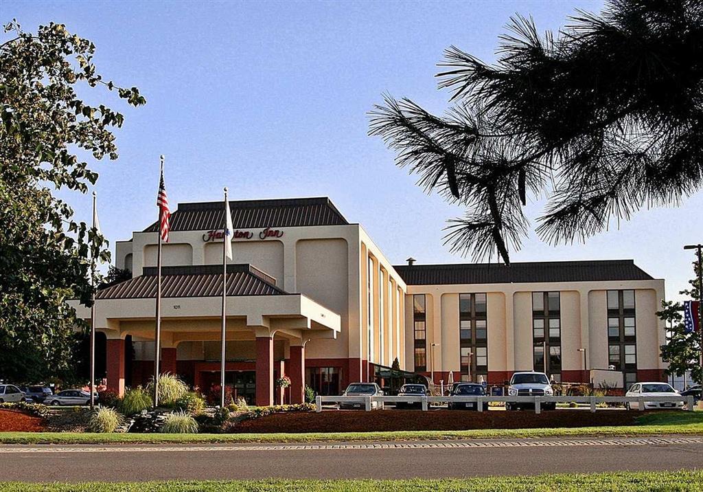 Hampton Inn West Springfield Buitenkant foto